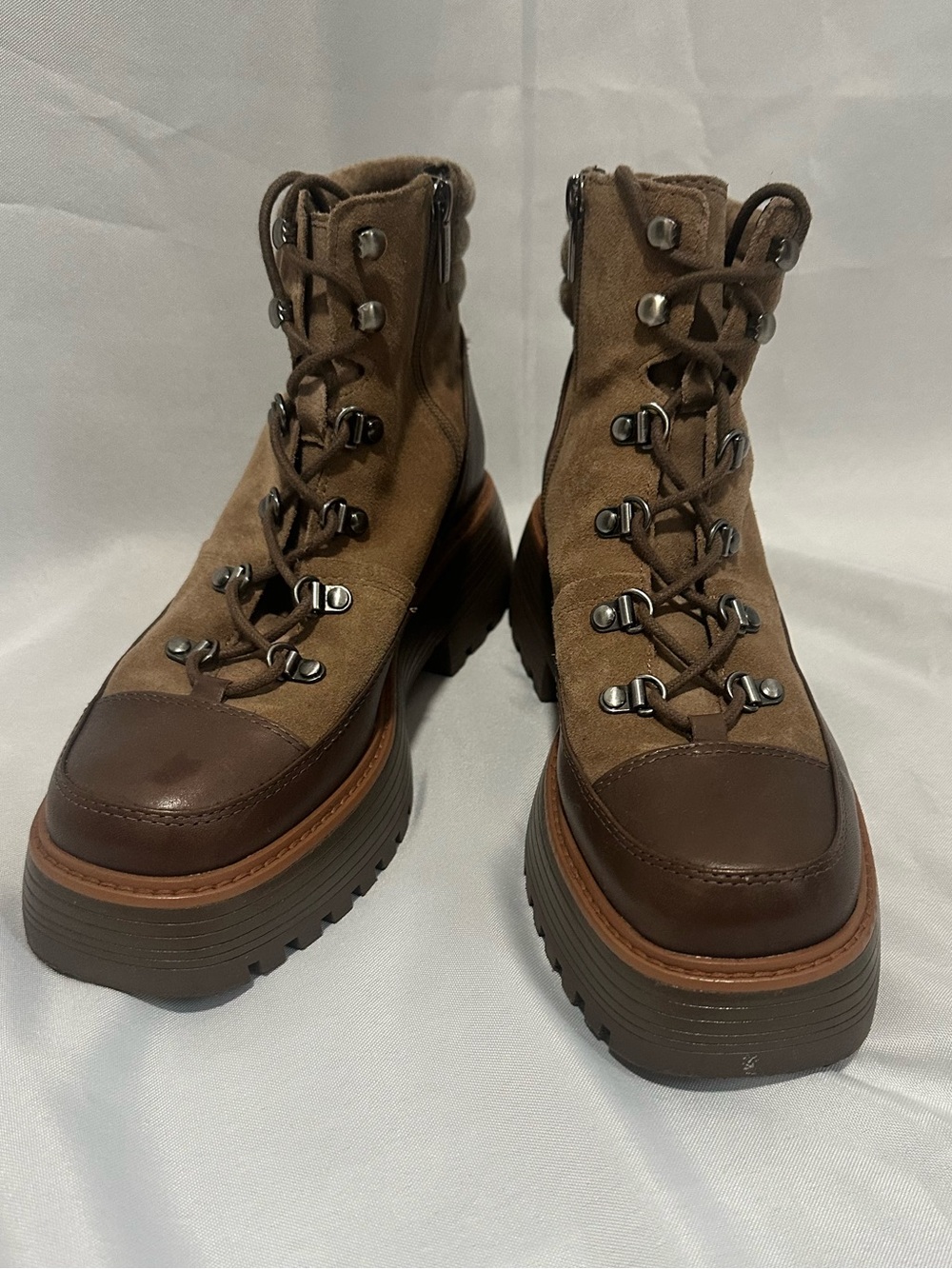 Vince Camuto Mertami Brown Suede & Leather Lace-Up Platform Boots Size 9